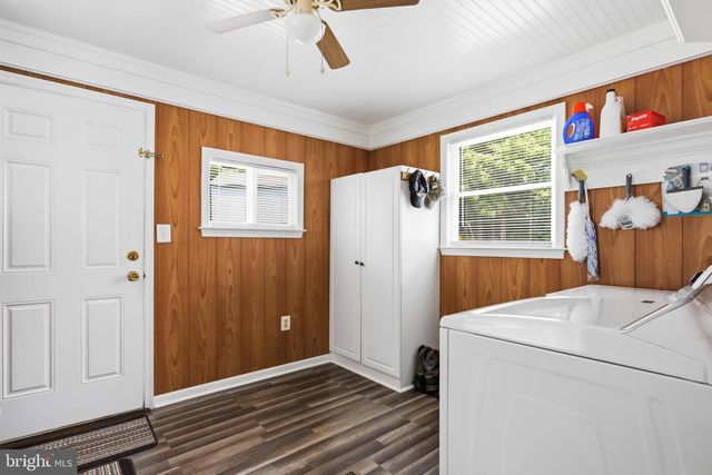 1233 SUMMIT POINT DR, Front Royal, VA 22630