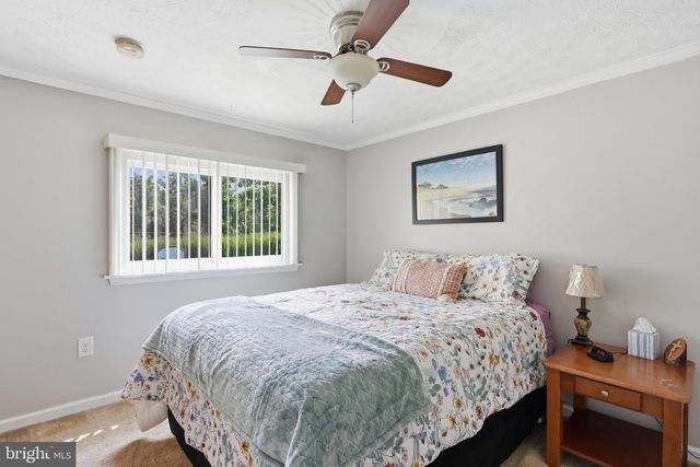 1233 SUMMIT POINT DR, Front Royal, VA 22630
