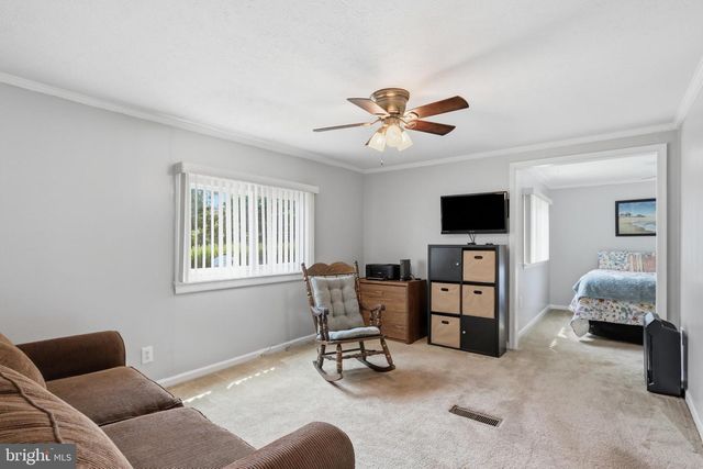 1233 SUMMIT POINT DR, Front Royal, VA 22630