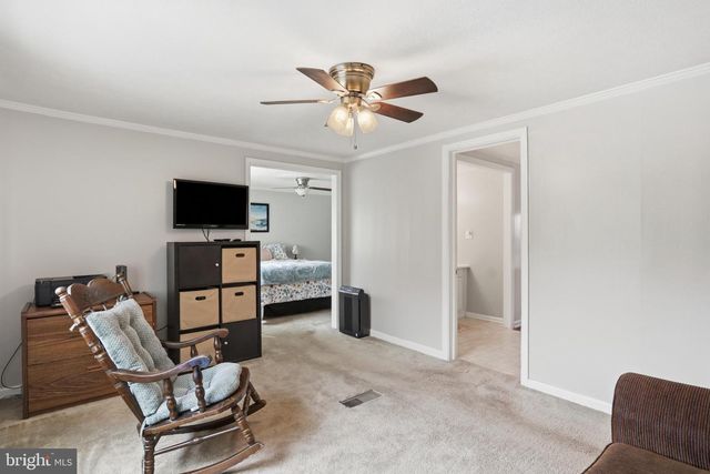 1233 SUMMIT POINT DR, Front Royal, VA 22630