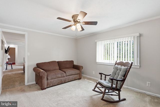 1233 SUMMIT POINT DR, Front Royal, VA 22630