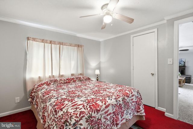 1233 SUMMIT POINT DR, Front Royal, VA 22630
