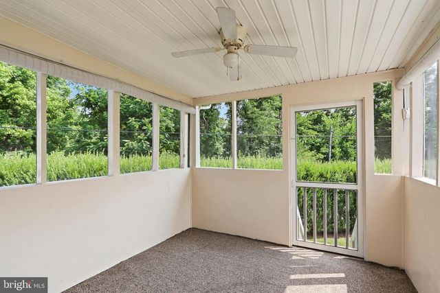 1233 SUMMIT POINT DR, Front Royal, VA 22630