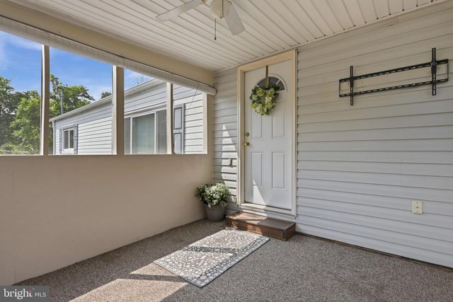1233 SUMMIT POINT DR, Front Royal, VA 22630
