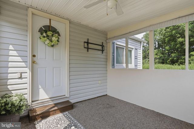 1233 SUMMIT POINT DR, Front Royal, VA 22630
