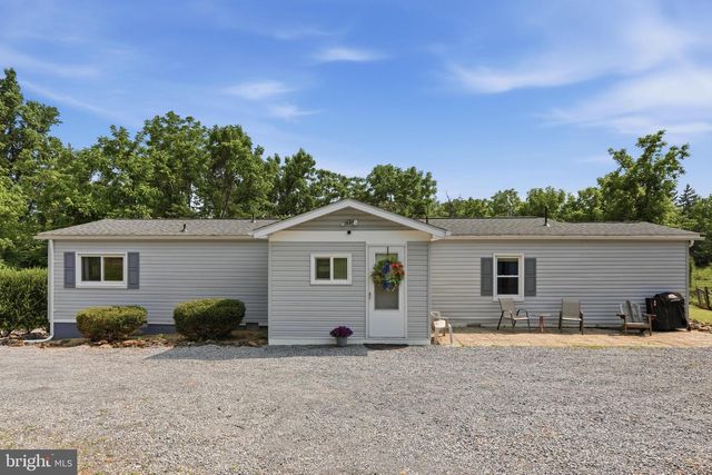 1233 SUMMIT POINT DR, Front Royal, VA 22630