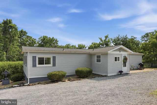 1233 SUMMIT POINT DR, Front Royal, VA 22630