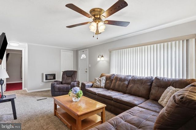 1233 SUMMIT POINT DR, Front Royal, VA 22630
