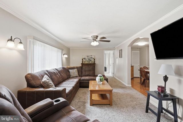 1233 SUMMIT POINT DR, Front Royal, VA 22630