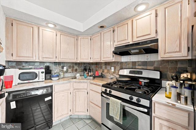 338 S STRATFORD RD, Glenolden, PA 19036