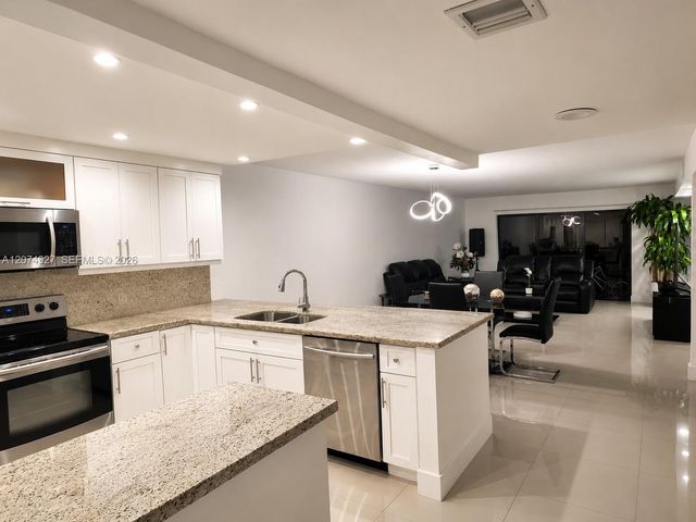 16511 Blatt Boulevard 103, Weston, FL 33326