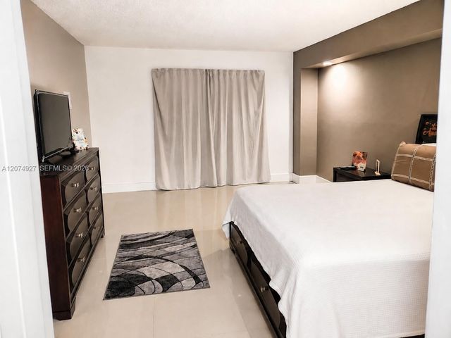 16511 Blatt Boulevard 103, Weston, FL 33326
