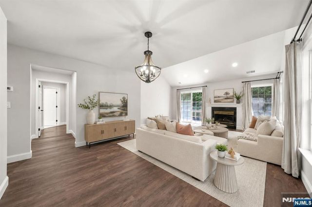 25 Woods Edge Road 25, Old Tappan, NJ 07675