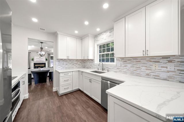 25 Woods Edge Road 25, Old Tappan, NJ 07675