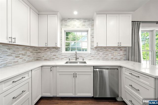 25 Woods Edge Road 25, Old Tappan, NJ 07675