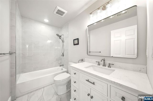 25 Woods Edge Road 25, Old Tappan, NJ 07675