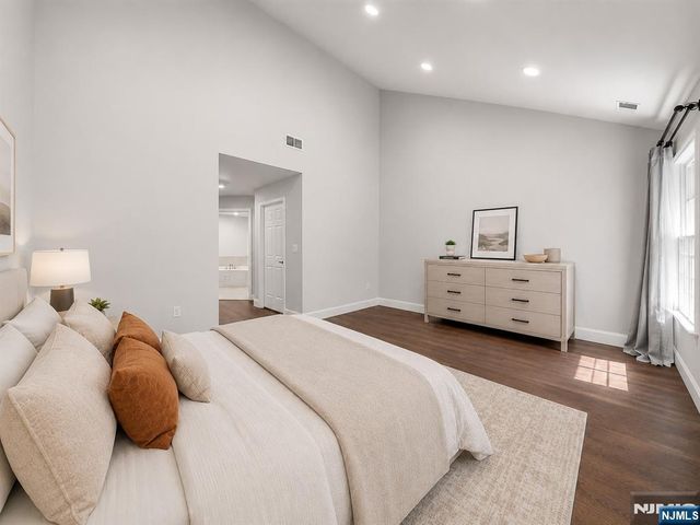 25 Woods Edge Road 25, Old Tappan, NJ 07675