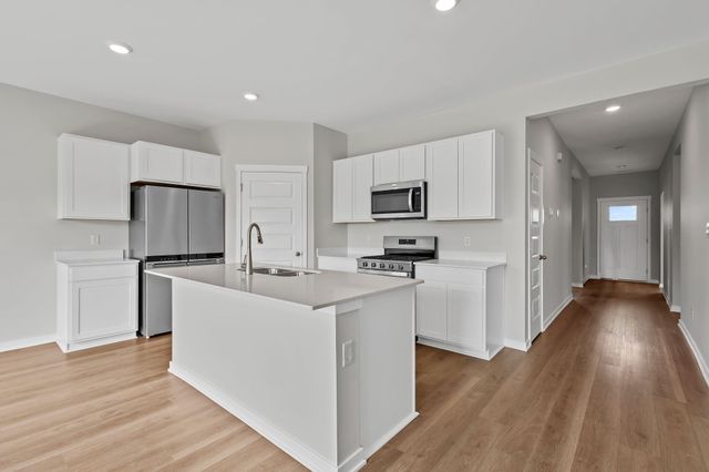 39 Maximillian Drive, Hobart, IN 46342