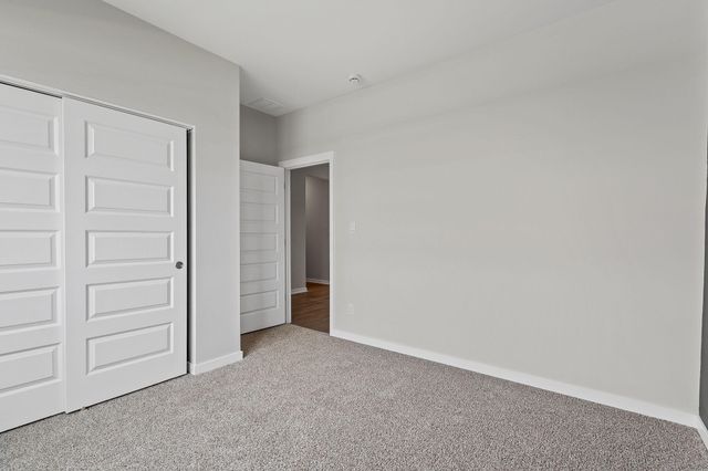 39 Maximillian Drive, Hobart, IN 46342