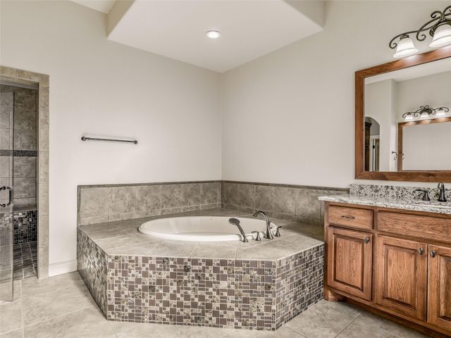 121 Wagon Gap CT, Bastrop, TX 78602