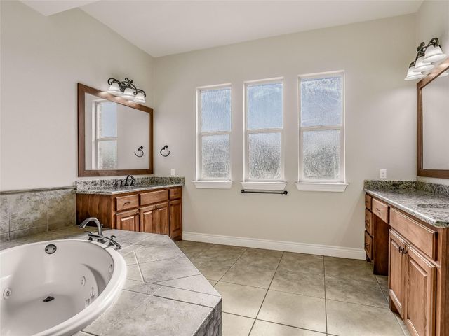 121 Wagon Gap CT, Bastrop, TX 78602