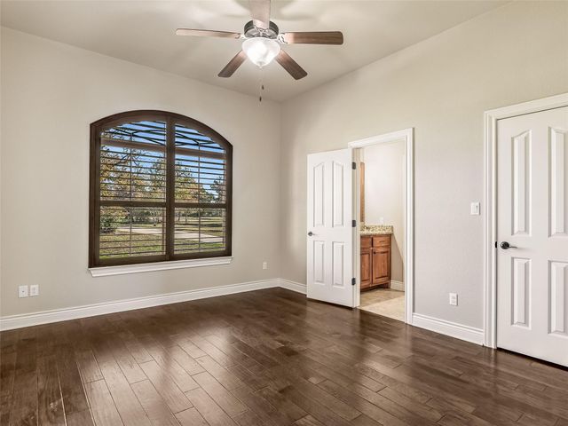 121 Wagon Gap CT, Bastrop, TX 78602