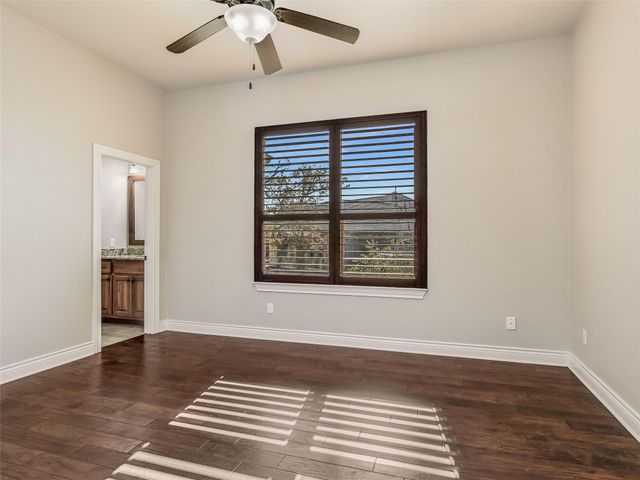 121 Wagon Gap CT, Bastrop, TX 78602