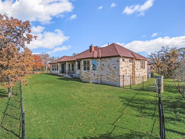 121 Wagon Gap CT, Bastrop, TX 78602