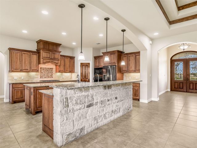 121 Wagon Gap CT, Bastrop, TX 78602