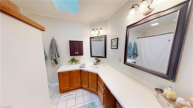 713 Old Barn Circle, Pilot Mountain, NC 27041