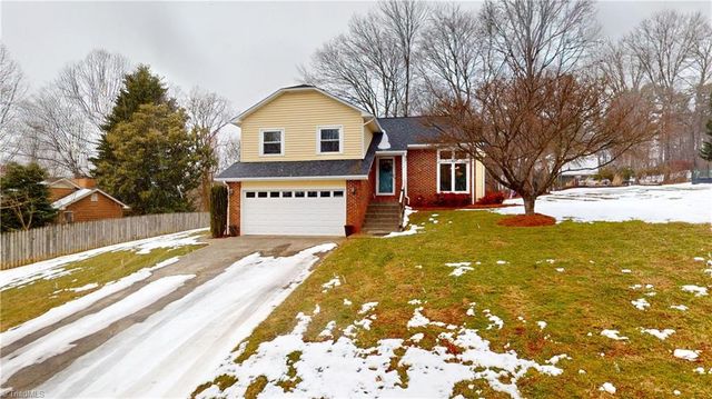 713 Old Barn Circle, Pilot Mountain, NC 27041