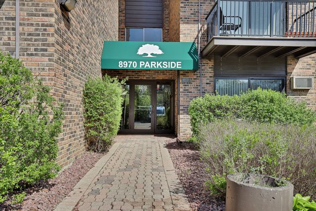 8970 N Parkside Avenue 418, Des Plaines, IL 60016