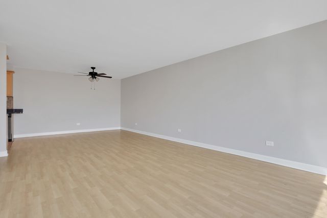 8970 N Parkside Avenue 418, Des Plaines, IL 60016