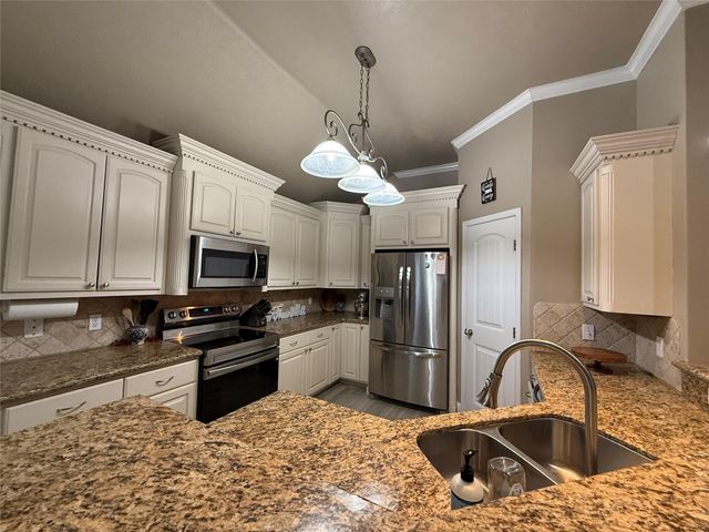 635 Windmill Way, Vidor, TX 77662