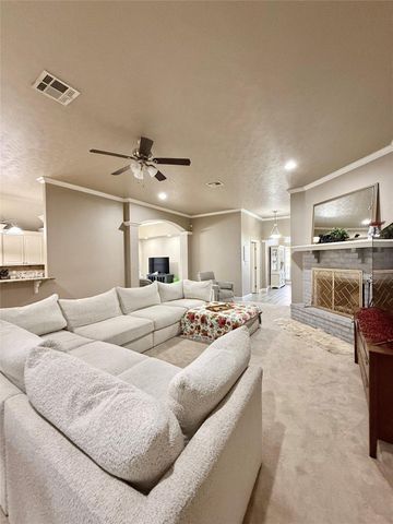 635 Windmill Way, Vidor, TX 77662