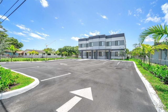 309 NW 7th Ct 1, Hallandale Beach, FL 33009