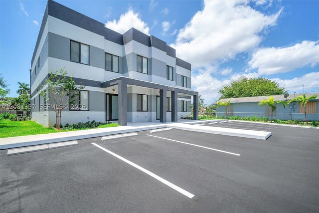 309 NW 7th Ct 1, Hallandale Beach, FL 33009