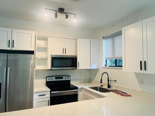 309 NW 7th Ct 1, Hallandale Beach, FL 33009