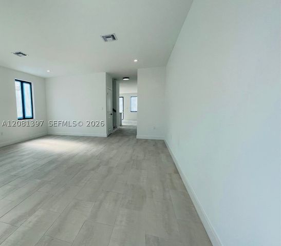 309 NW 7th Ct 1, Hallandale Beach, FL 33009