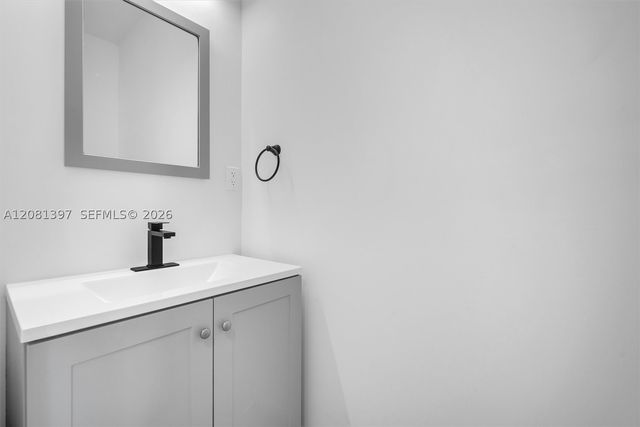 309 NW 7th Ct 1, Hallandale Beach, FL 33009