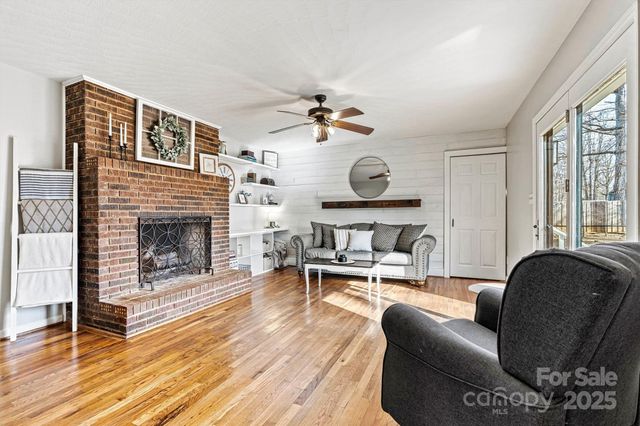 1140 Knollwood Drive, Claremont, NC 28610