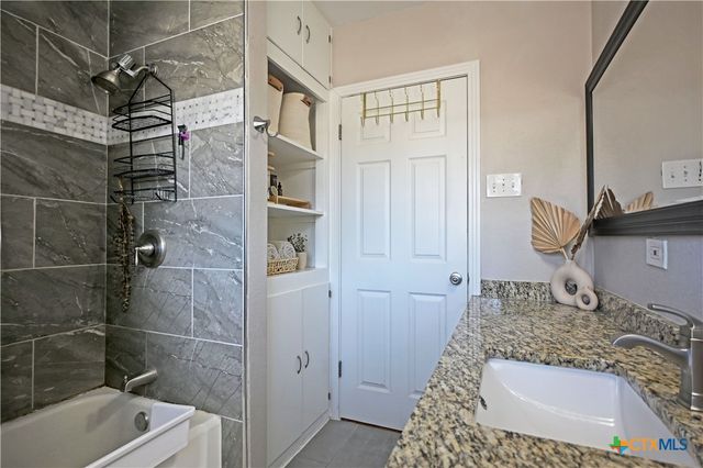 315 Winburn Avenue, Schertz, TX 78154