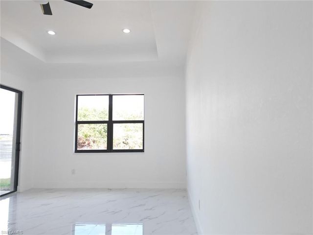 811 Dartmouth CT, Lehigh Acres, FL 33974