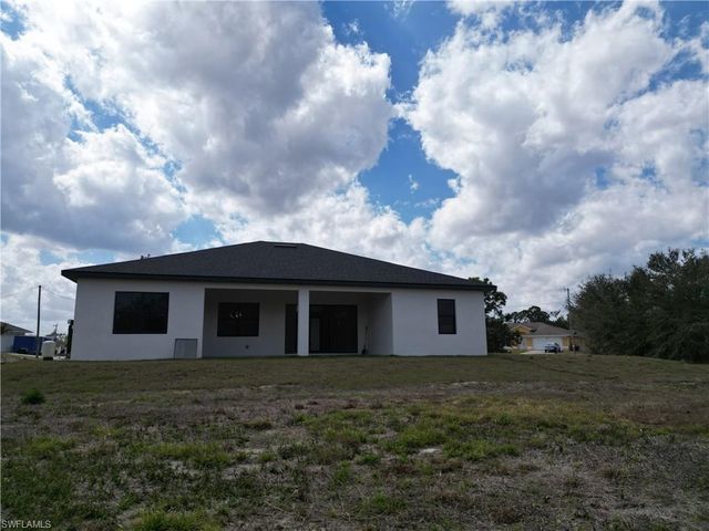 811 Dartmouth CT, Lehigh Acres, FL 33974