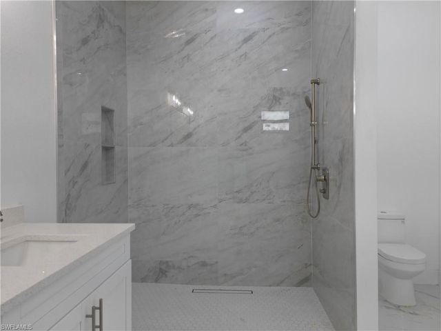 811 Dartmouth CT, Lehigh Acres, FL 33974