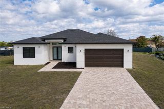 811 Dartmouth CT, Lehigh Acres, FL 33974