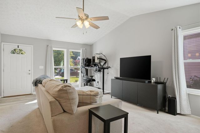 7900 Leaview Drive, Columbus, OH 43235