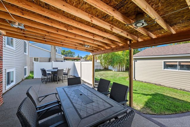 43263 Hartwick Drive, Sterling Heights, MI 48313