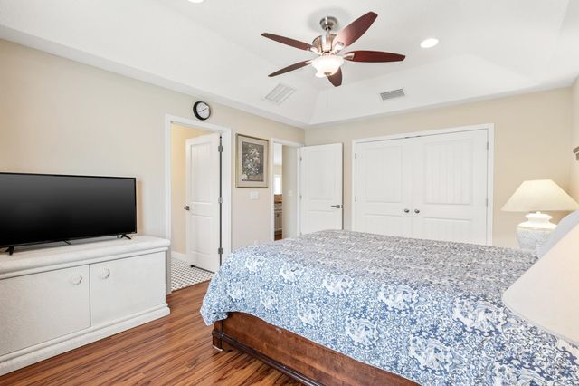 32 S Comares Ave, St Augustine, FL 32080