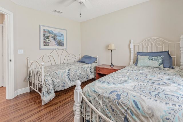 32 S Comares Ave, St Augustine, FL 32080